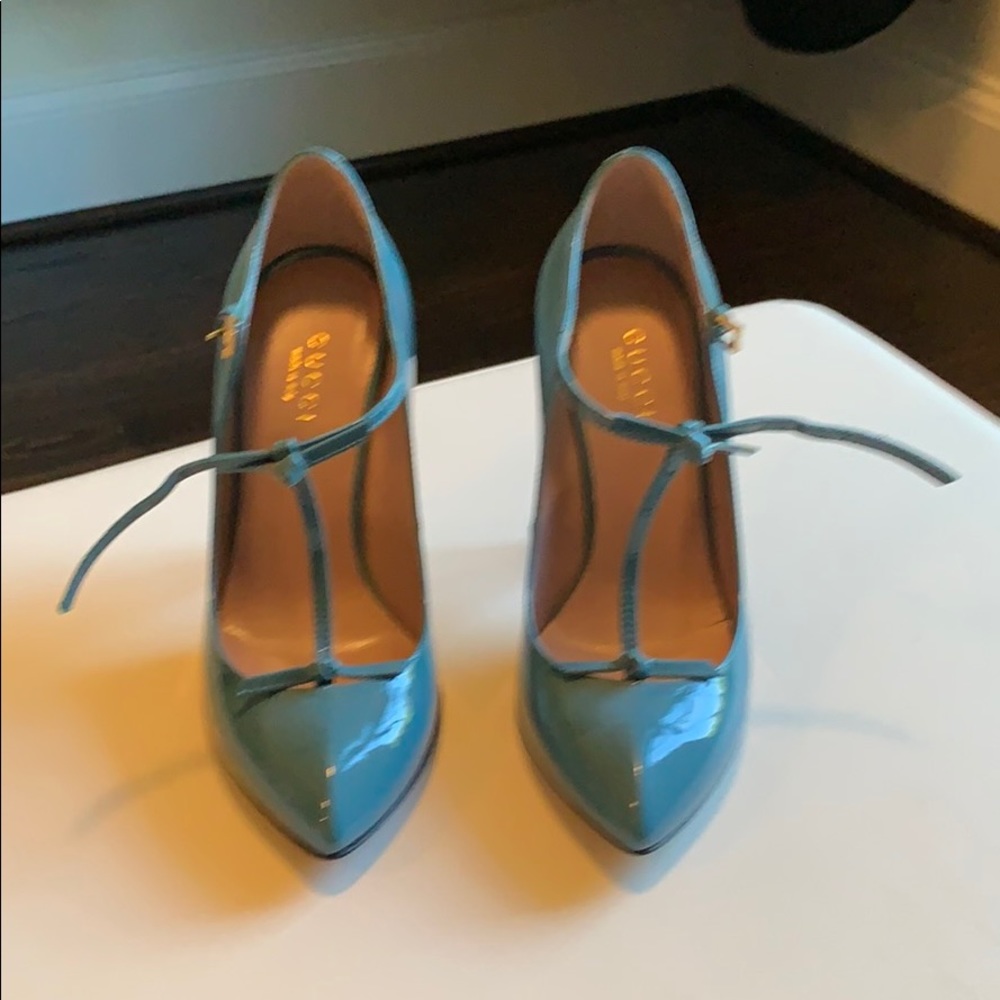 Gucci patent blue pumps